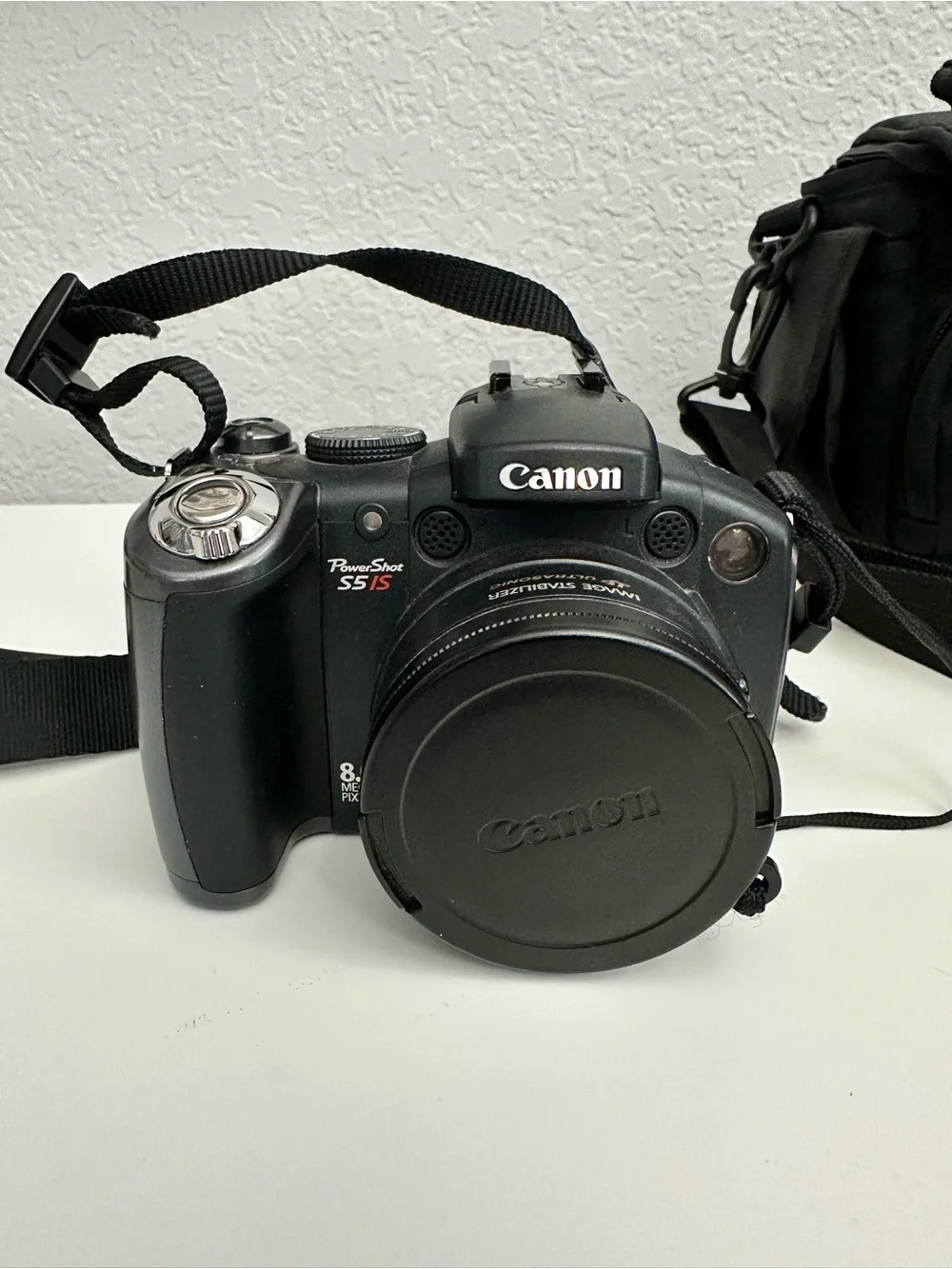 Canon PowerShot S5 IS 8.0MP 12x Optical Zoom Digital Camera Black-Tested W/Case